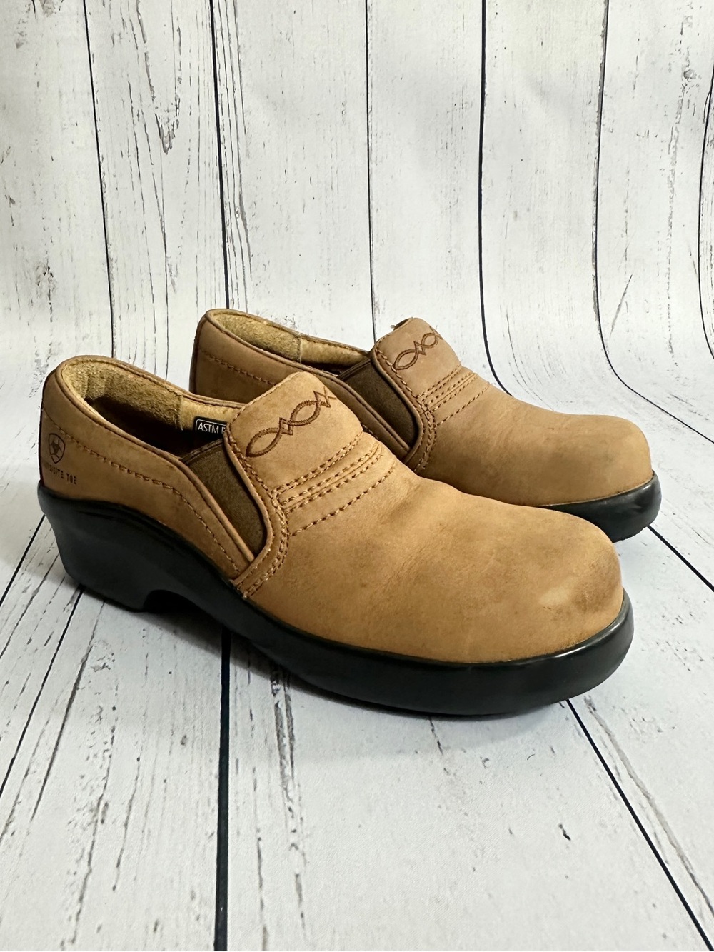 Ariat Women's size 7 Expert Safety Clogs  brown leather protective composite toe